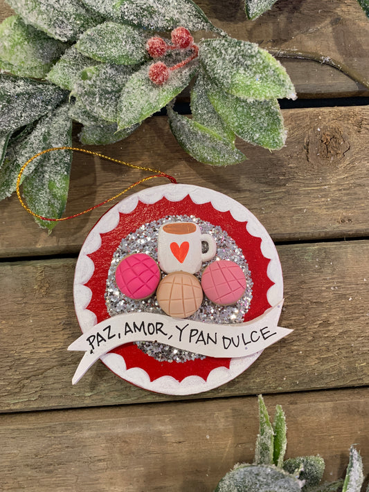 Paz amor y pan dulce ornament in red